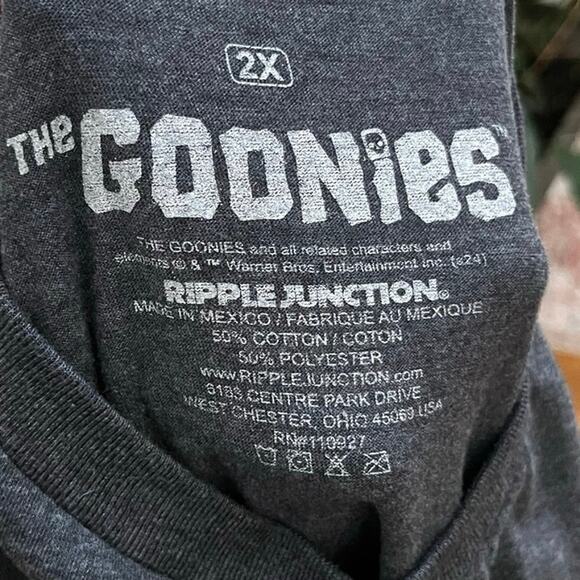 Ripple Junction Goonies Never Say Die Seal Movie T-Shirt Officially Licensed 2X - Picture 8 of 9